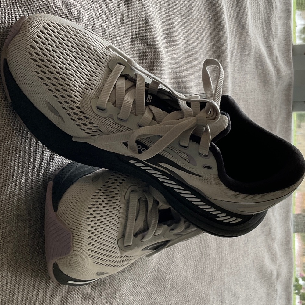 Brooks Athletic Shoes in Gray and Black - Picture 11 of 16